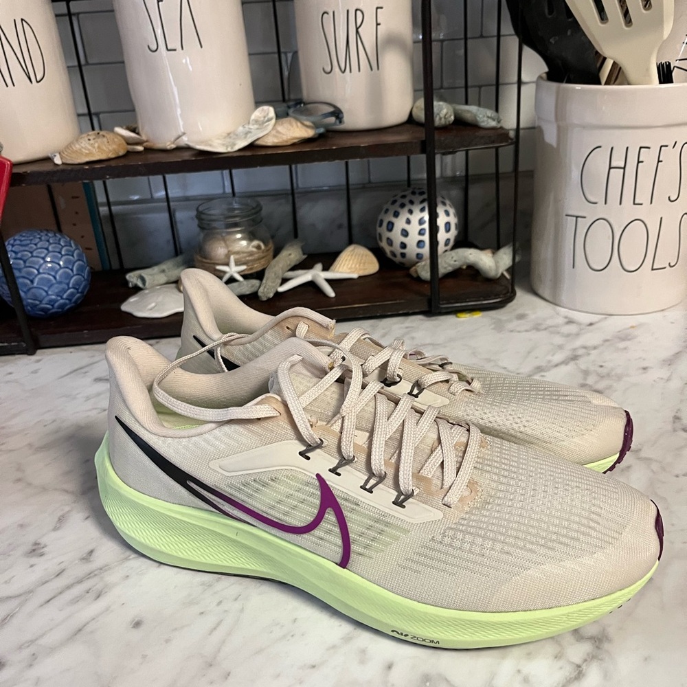 Nike Men's Athletic Shoes Beige with Lime Midsole and Purple Swoosh